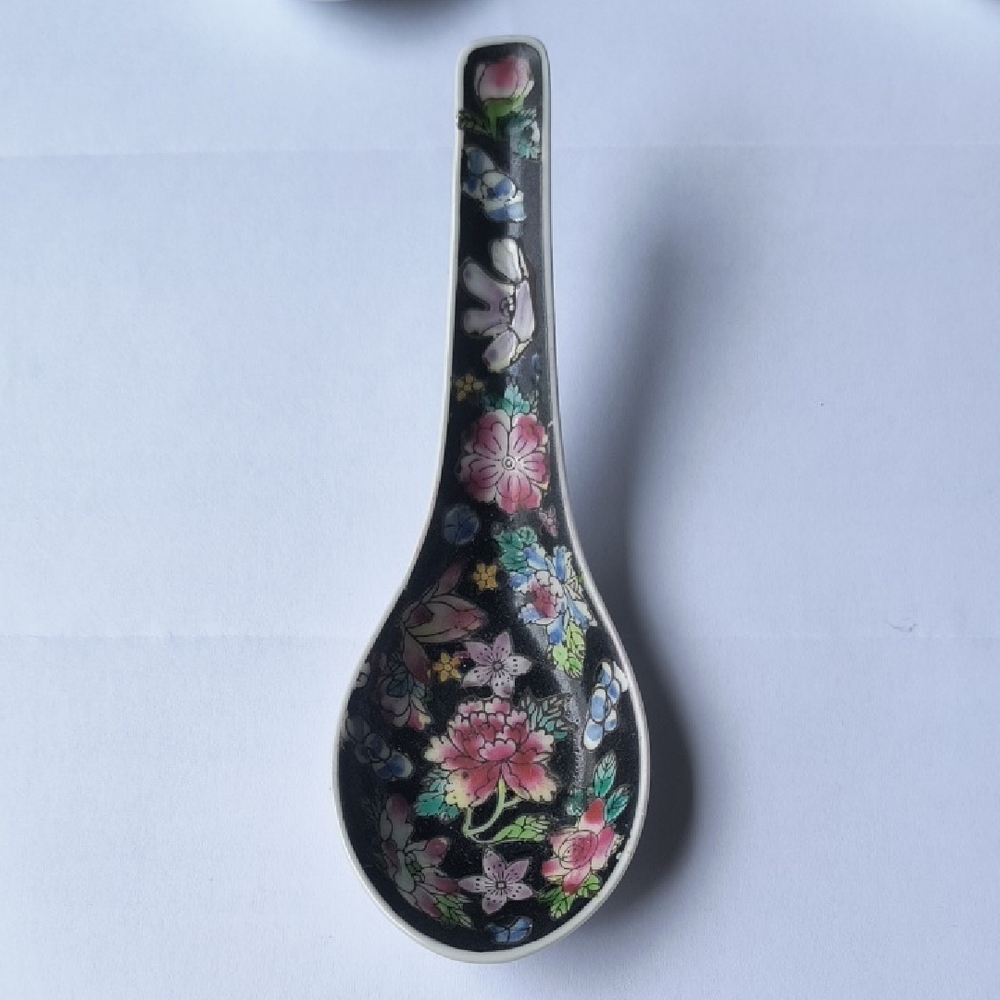 Floral Enamel Ceramic Soup Spoon - Black Background Chinese Famille Noire Mille